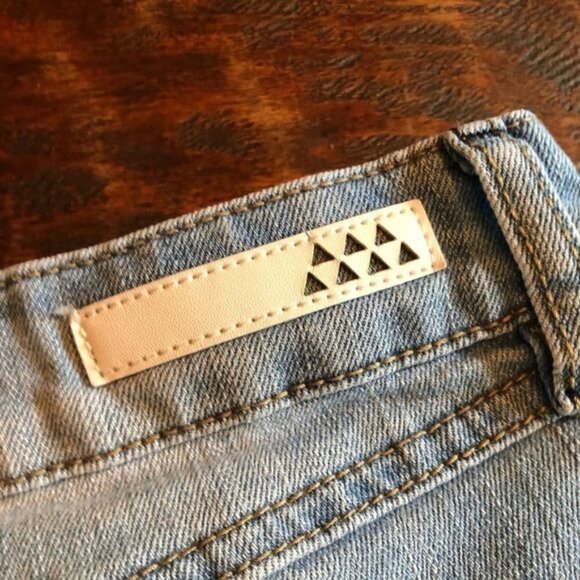 Dollhouse Andie Denim Cutoff Shorts Sz 7 - Picture 4 of 10